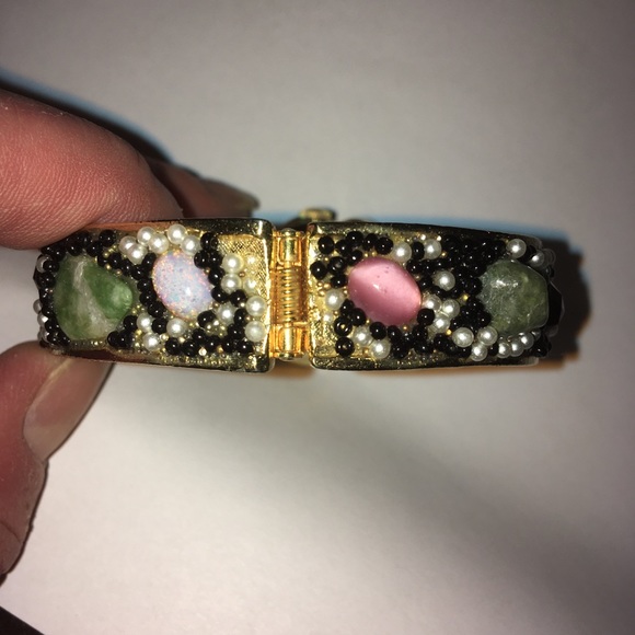 Vintage snap open bracelet/watch - Picture 3 of 3